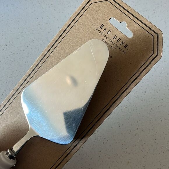 Rae Dunn • Wedding Collection “Love” cake server - Picture 3 of 3